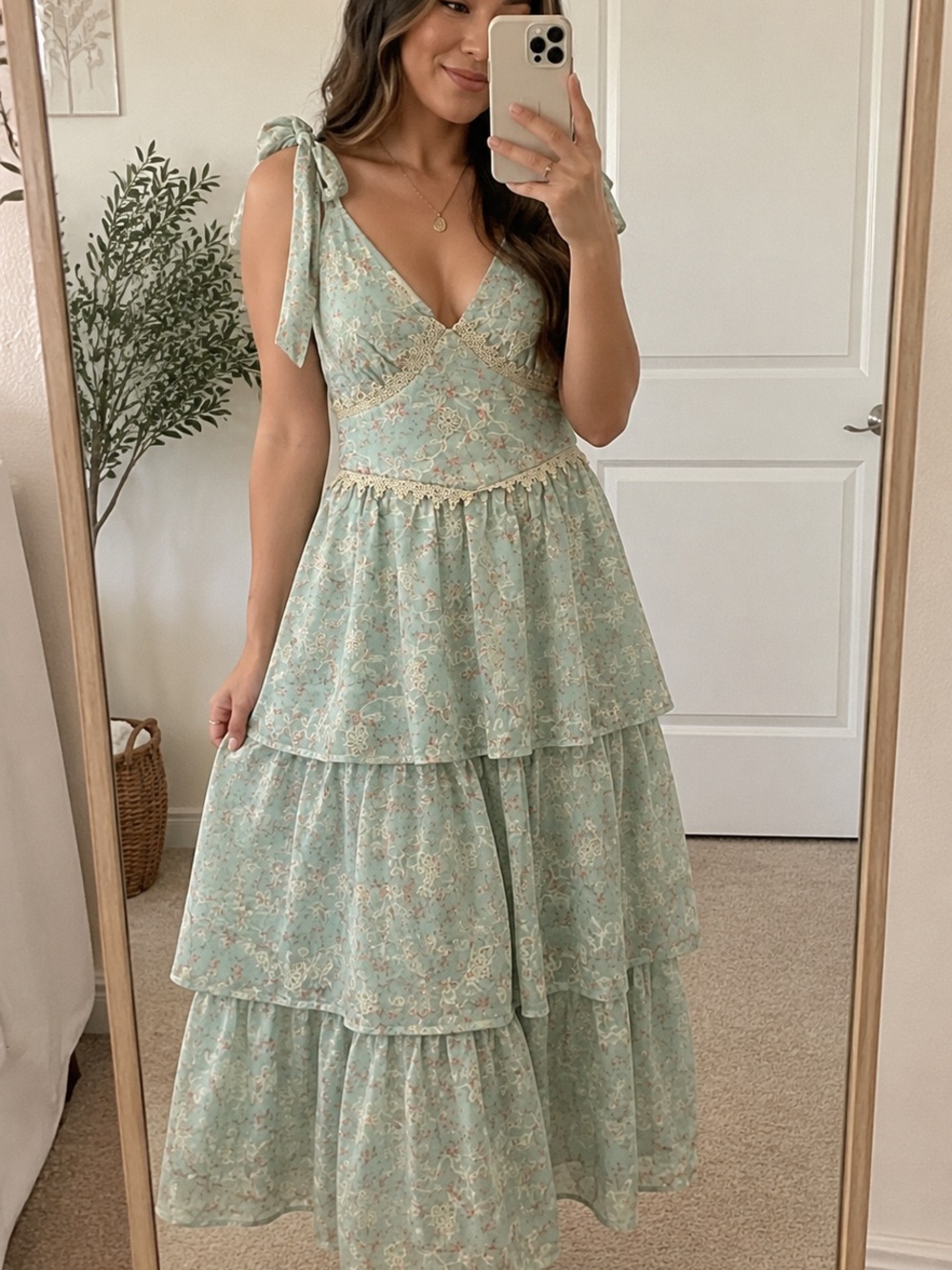 🌿 Just Me Floral Tiered Midi Dress – Size L 🌿